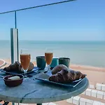 Genieten De Vlaamse Kust Met Prachtig Zeezicht De Haan
