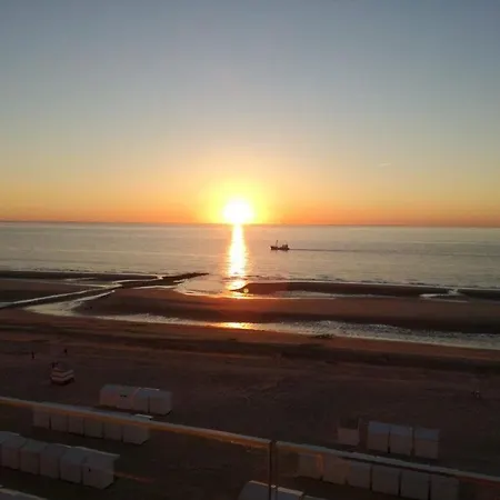 Genieten De Vlaamse Kust Met Prachtig Zeezicht *